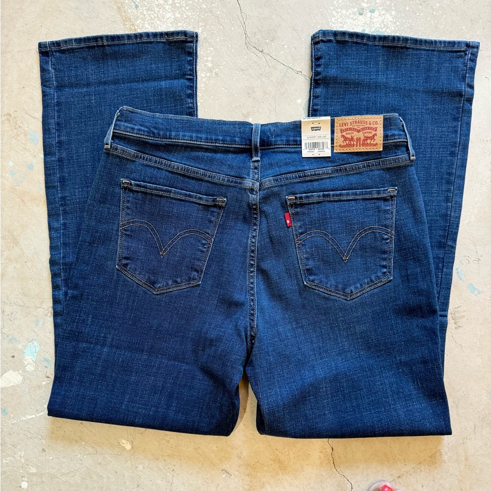 NWT Levi's Classic Bootcut Stellar Stretch Dark Wash - size 12 short (W31 L30)